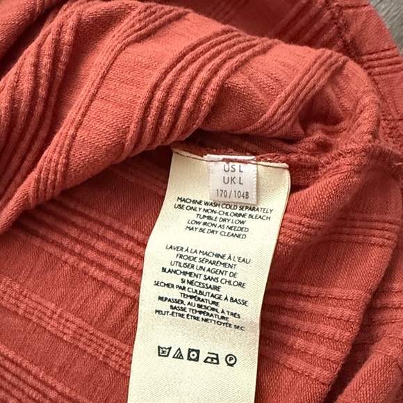 Like New We the Free Henley Longsleeve - Picture 4 of 8